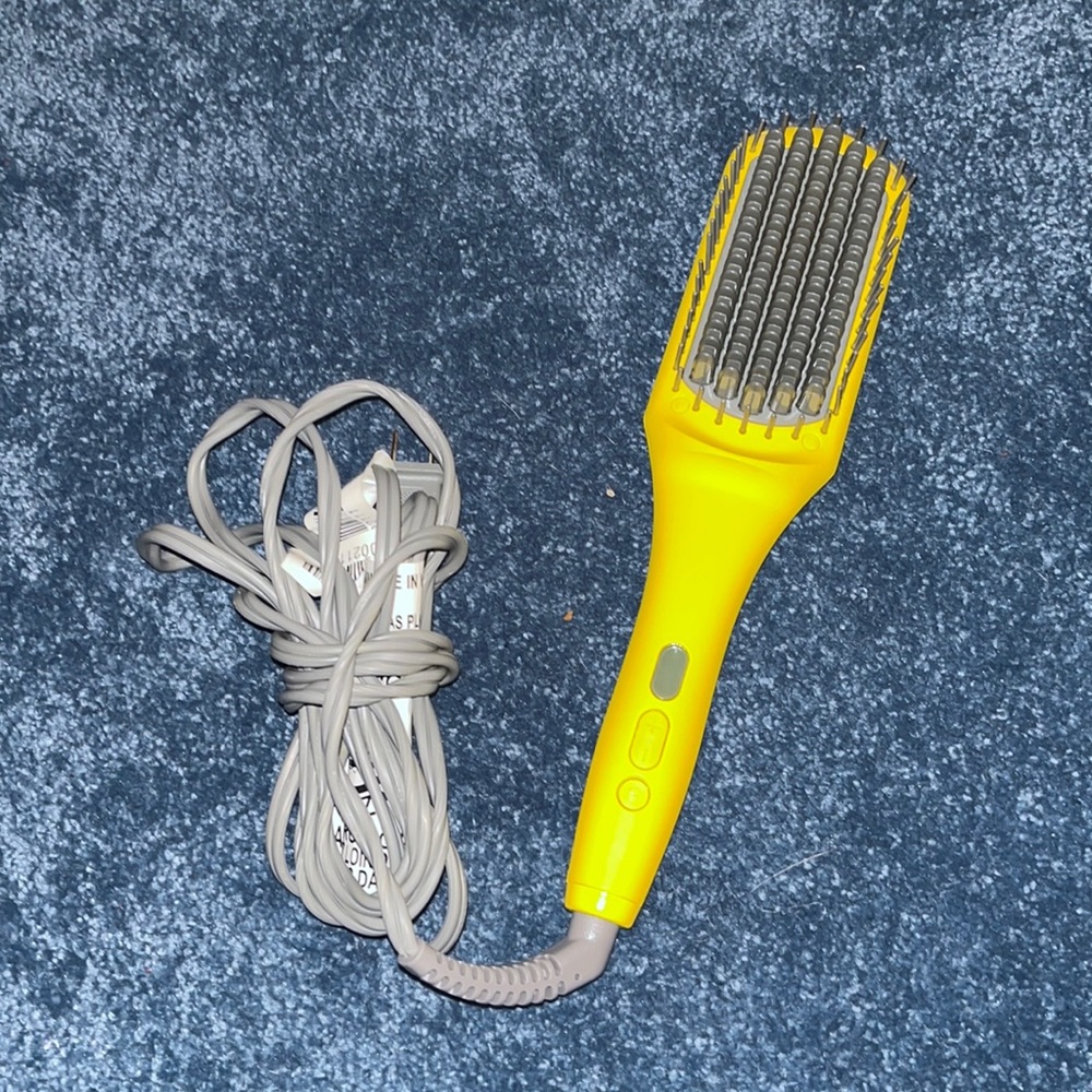 Drybar The Brush Crush